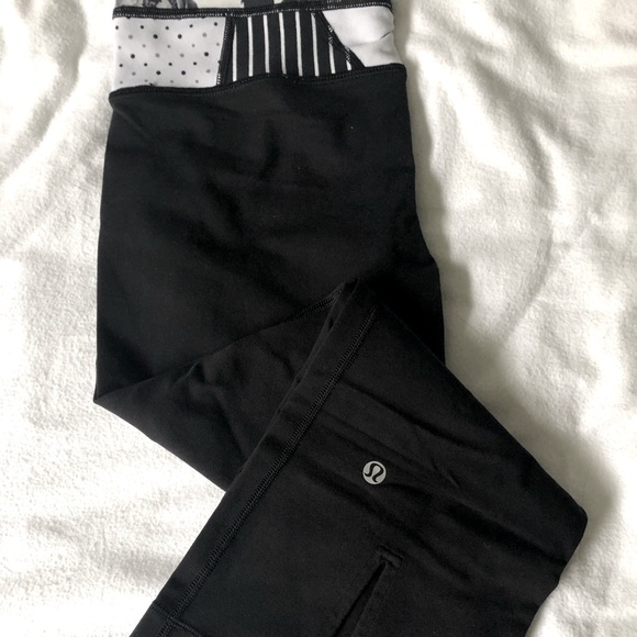 lululemon athletica Pants - Lululemon Tadasana Cropped Pants